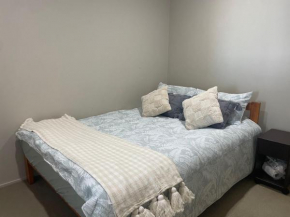 AURA B1214 two bedrooms, 1 living room Wi-Fi skytower and street view, balcony car park